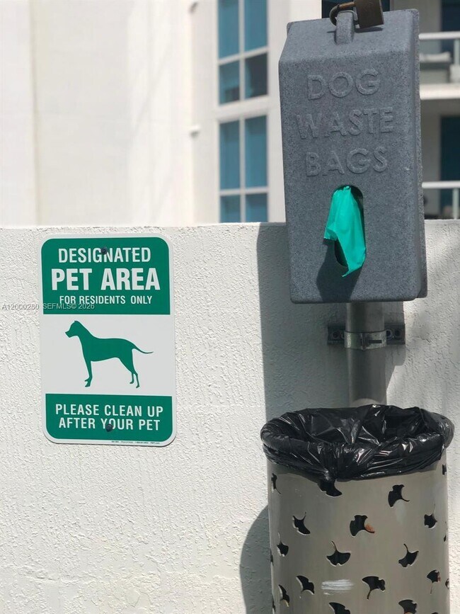 Building Photo - 2900 NE 7th Ave