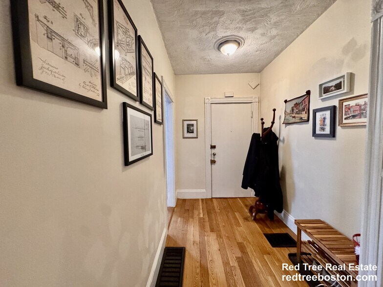 Building Photo - 30 Egleston St