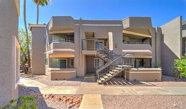 Building Photo - MOVE IN SPECIALS 2 weeks FREE - Townhouse with 2 Bedrooms 2 Bath!
