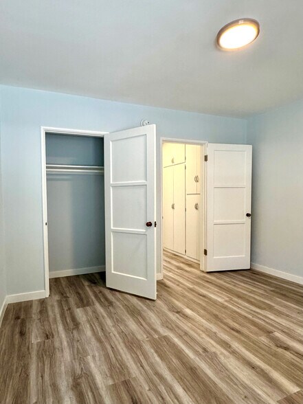 Building Photo - 5242 Comercio Ave