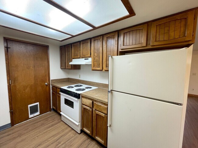 Building Photo - howad01