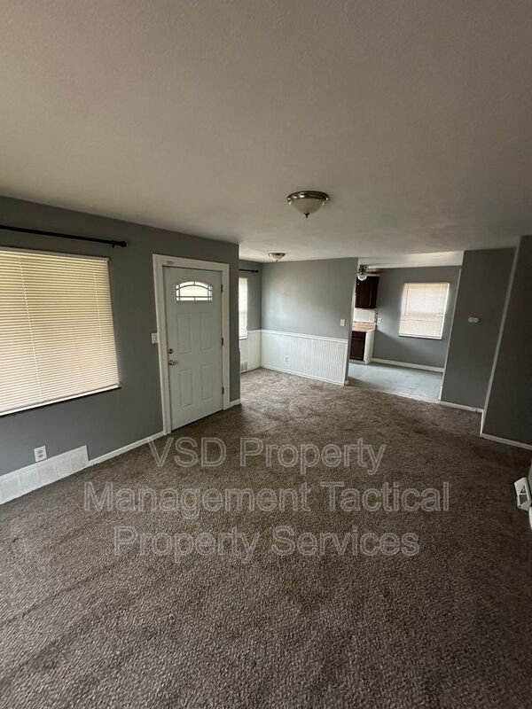 Building Photo - 12413 Garland Ave