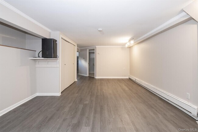 Building Photo - 453 Beach Ave