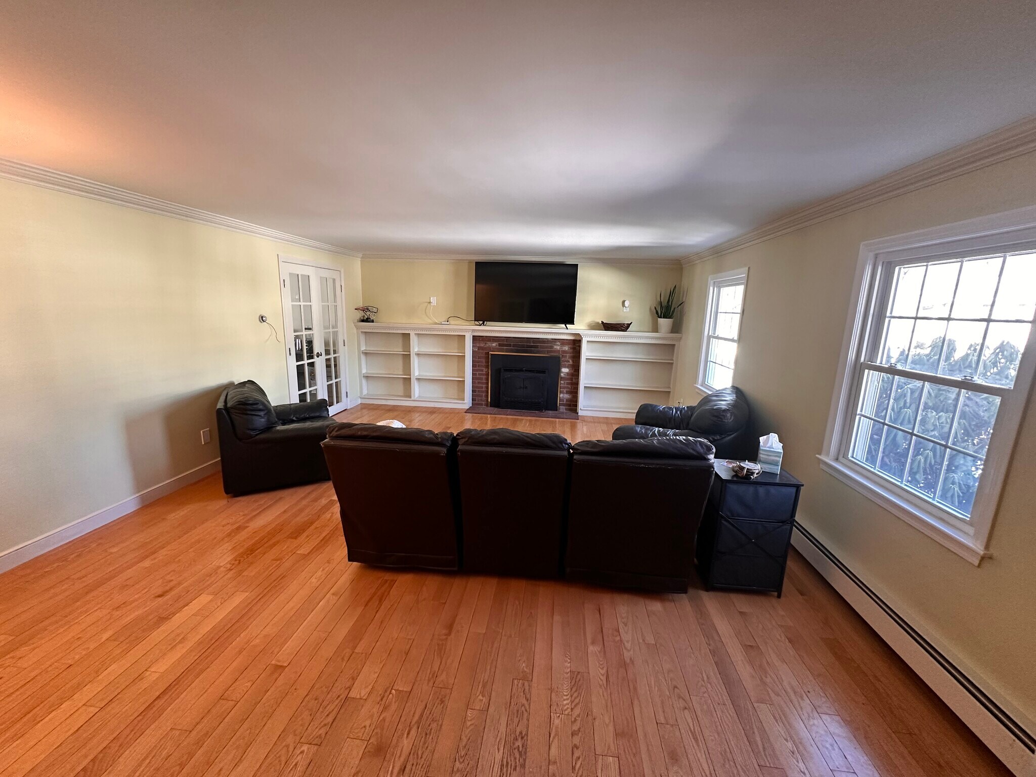 Living room - 53 Edinboro St