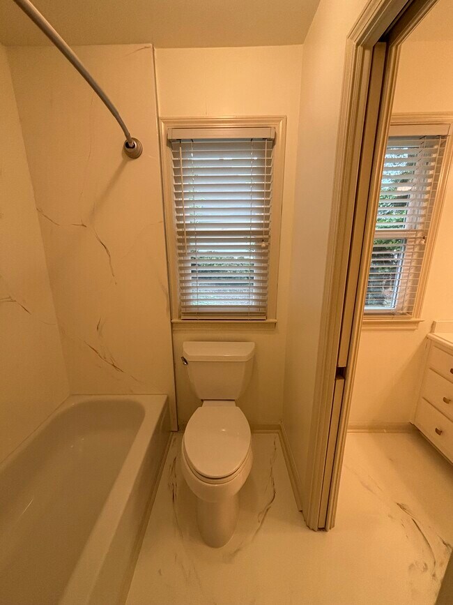 Building Photo - 10615 Honey Brook Cir