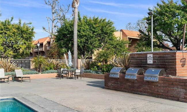 Building Photo - charming 1-bedroom, 1-bathroom