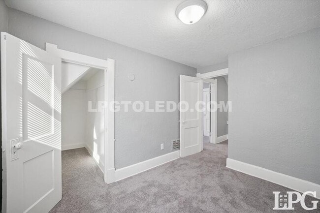 Building Photo - 1012 Idaho St