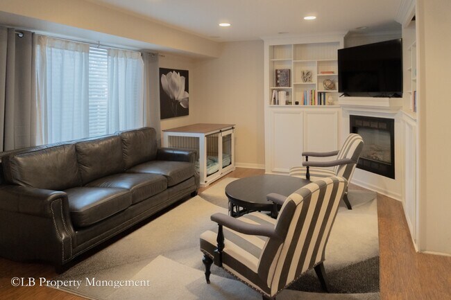 Building Photo - 4780 N Foxtail Dr