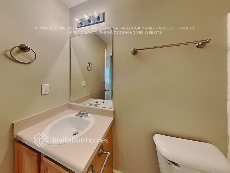 Building Photo - 1422 Steam Engine Way NE