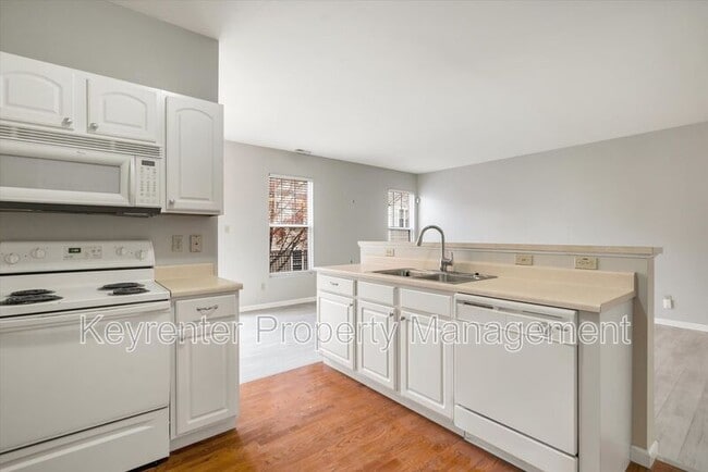 Building Photo - 102 Kingston Terrace Ct