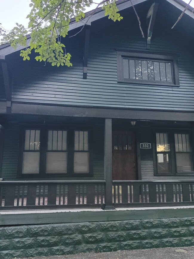 Building Photo - 332 S Erie St