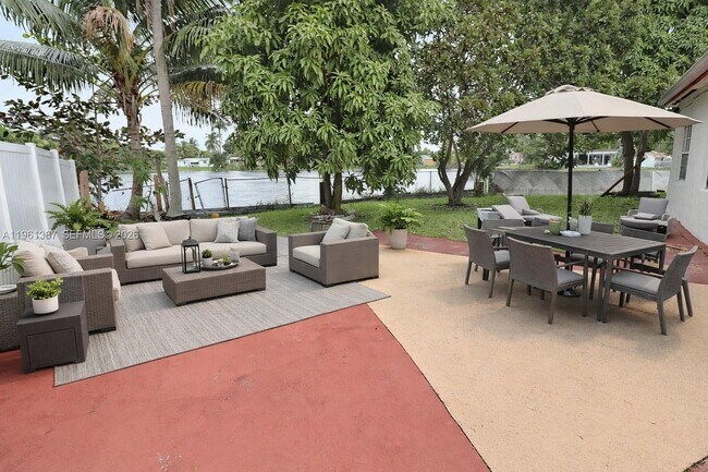 Building Photo - 3241 NW 40th St