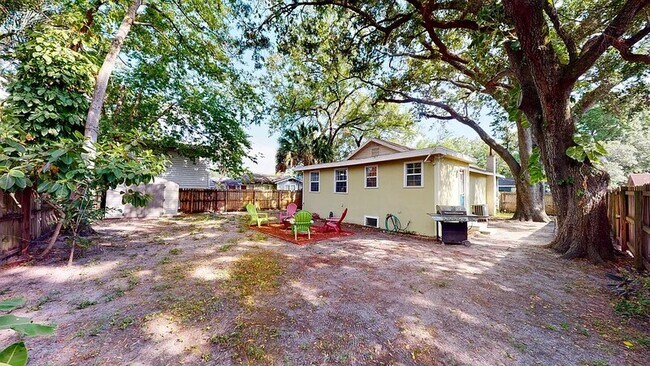 Building Photo - 909 W Fribley St