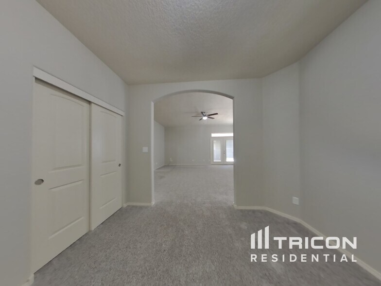 Building Photo - 2020 Fonner Dr SE