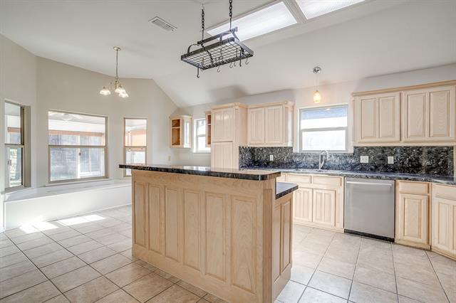 Building Photo - 8612 Woodslane Dr