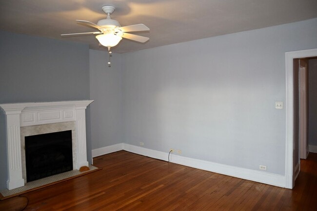 Building Photo - THIS IS THE ONE 2 Bedroom 2 Bath Condo in ...