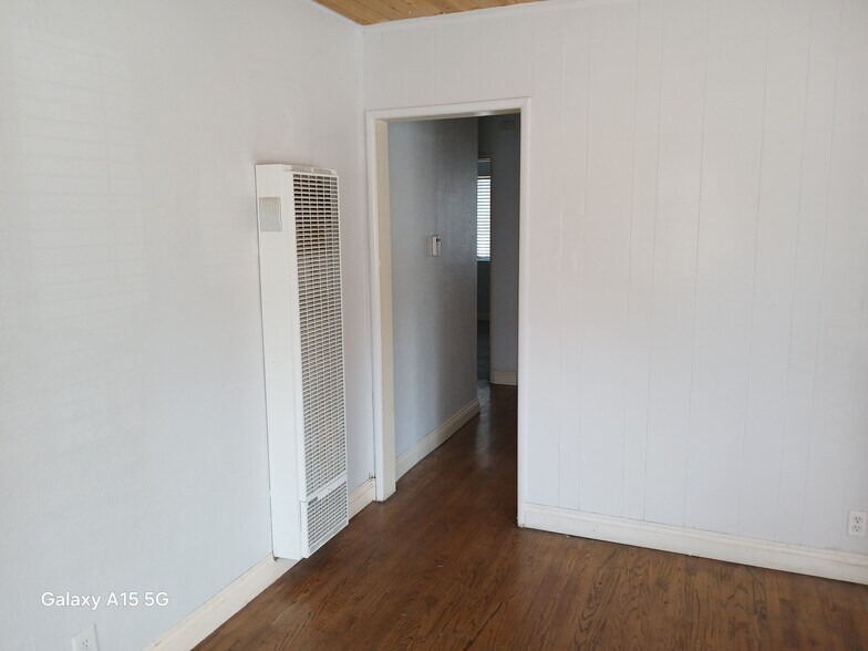 Building Photo - 15450 Country Club Dr