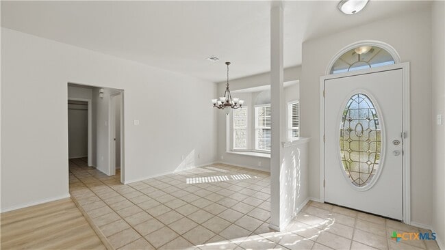 Building Photo - 821 Benning St