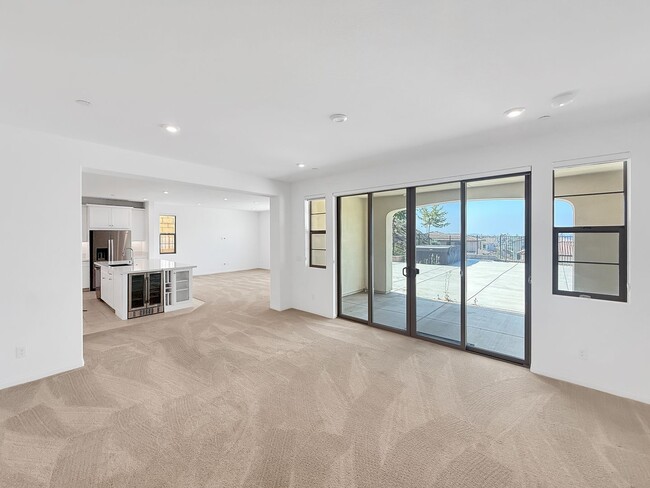 Building Photo - Beautiful 5B/4.5BA Home in Escondido Now A...
