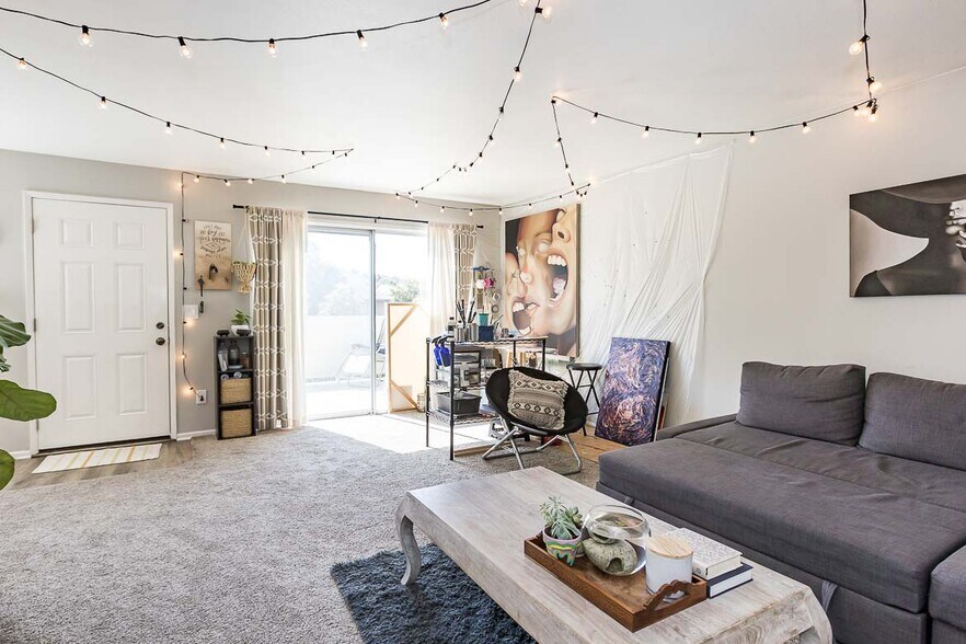 Building Photo - 1750 Prefumo Canyon Rd