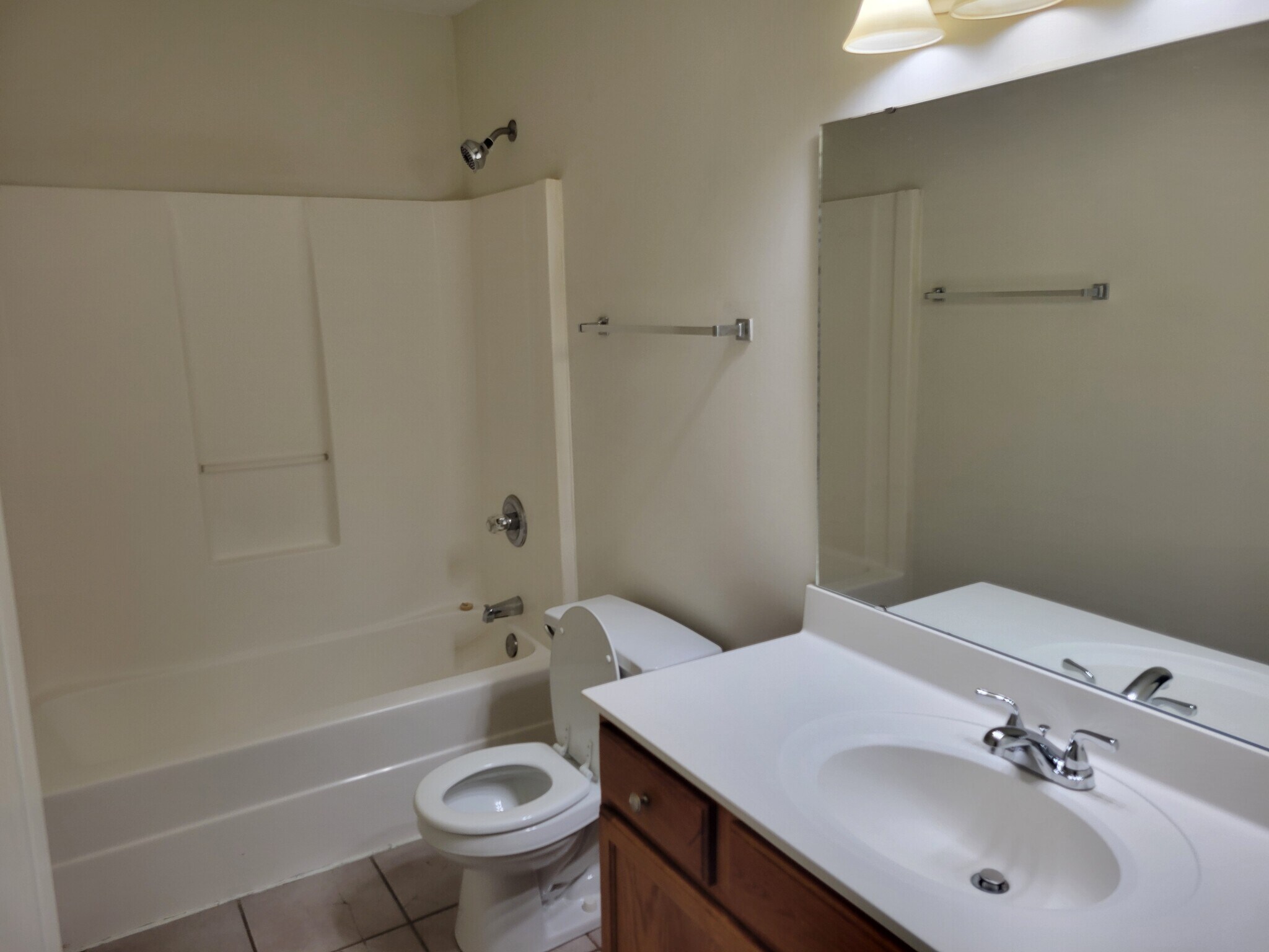 Building Photo - 614 Vineyards Ct