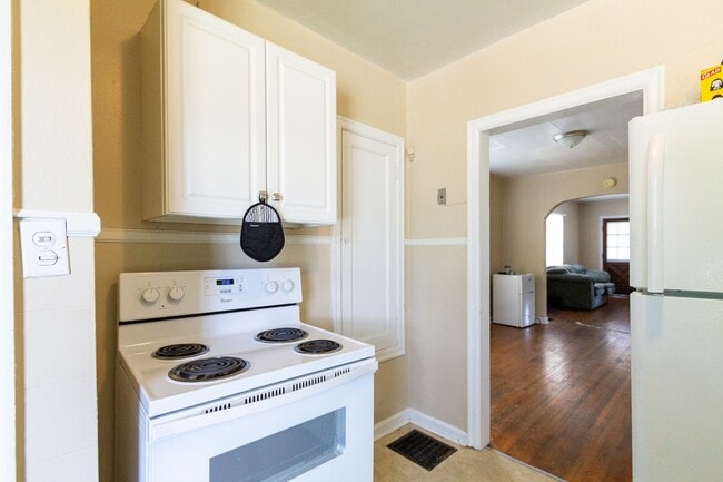 Primary Photo - 1526 W Jackson St