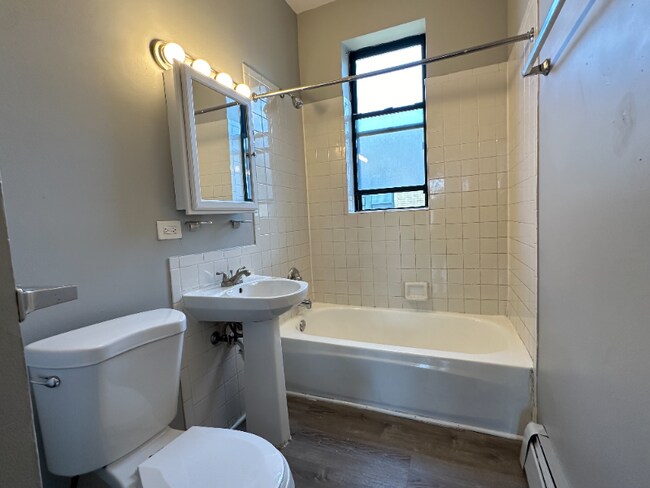 Building Photo - 5645-5657 W Washington Blvd