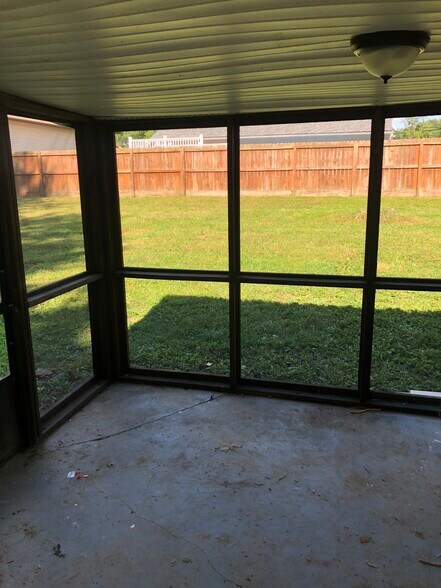 Screened in porch - 9215 ARISTIDES DR