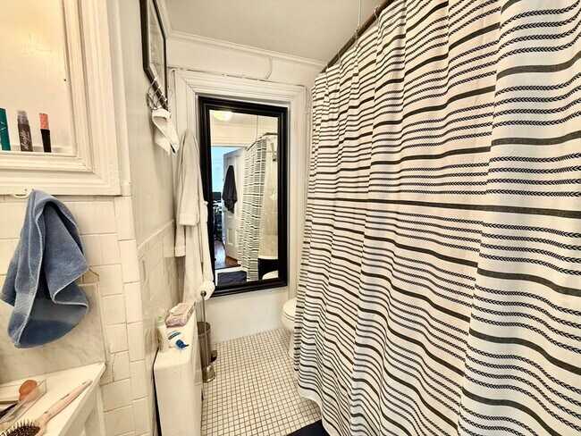 Building Photo - 177 Marlborough St