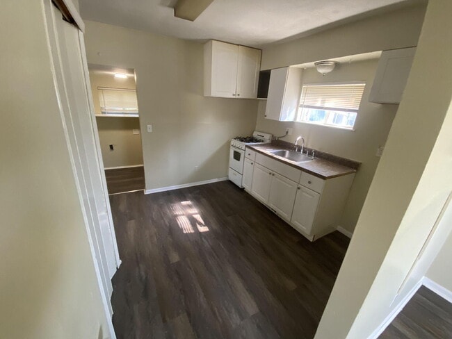 Building Photo - Pack Your Bags! This Updated Warren Rental is 100% Move-In Ready OWNER SPECIAL- 1 month FREE