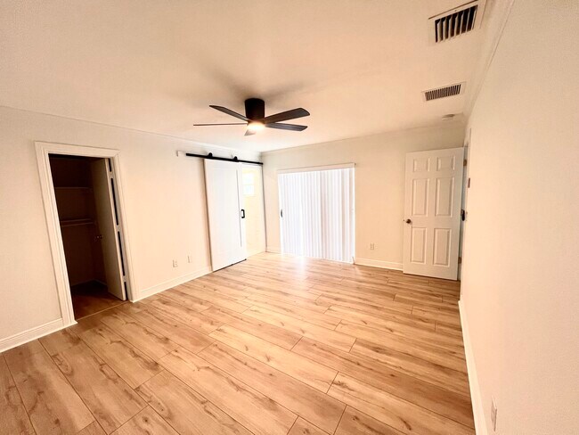 Building Photo - 9400 Listow Terrace