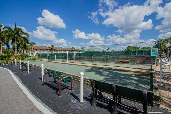 Building Photo - Fully Furnished Naples Condo- Available for Annual Rental Starting April