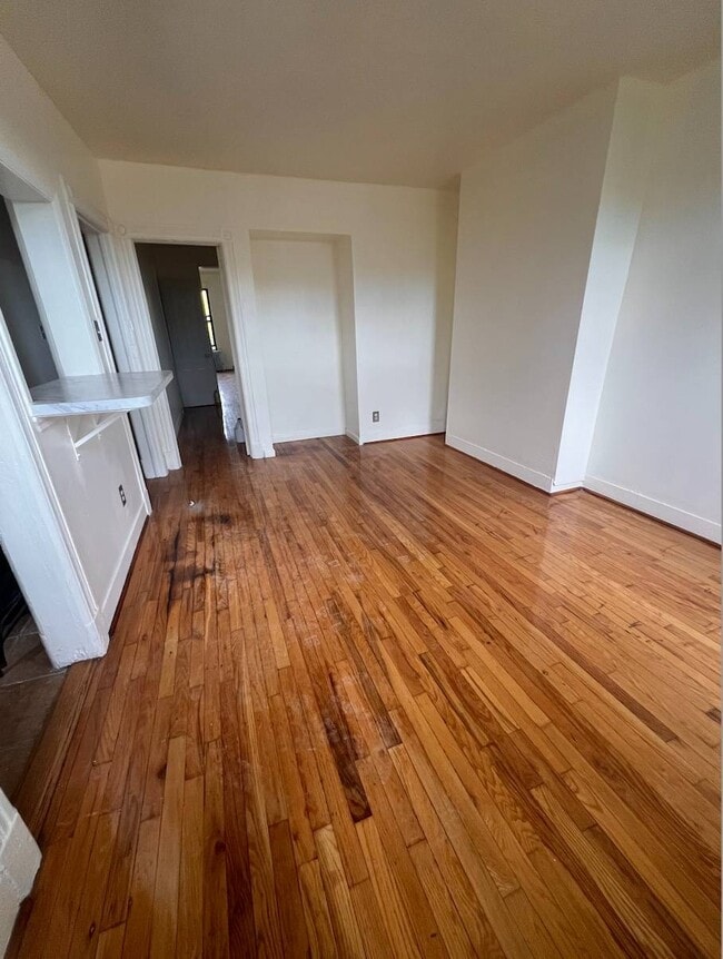 Building Photo - 203 Moffat St