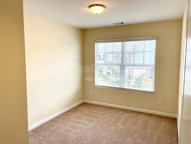 Building Photo - 11971 Fuller St