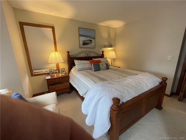 Building Photo - 105 Elm St