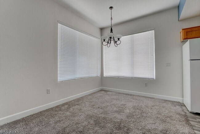 Building Photo - 59 E Agate Ave