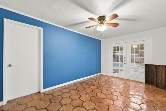 Building Photo - 3838 Glenheather Dr