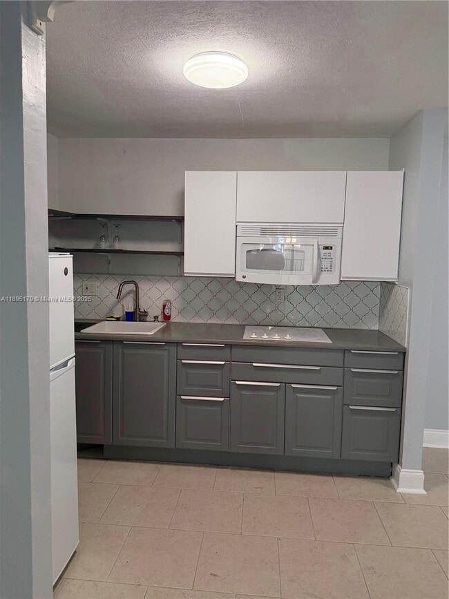 Building Photo - 15500 SW 80th St