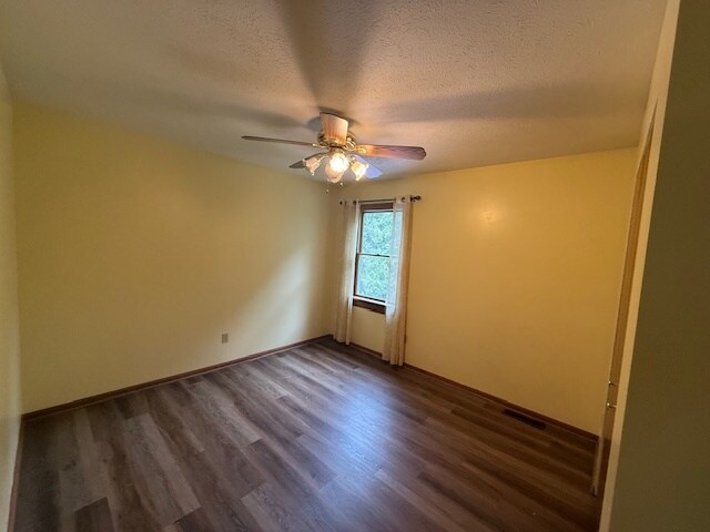 Building Photo - 897 Cornell Ct