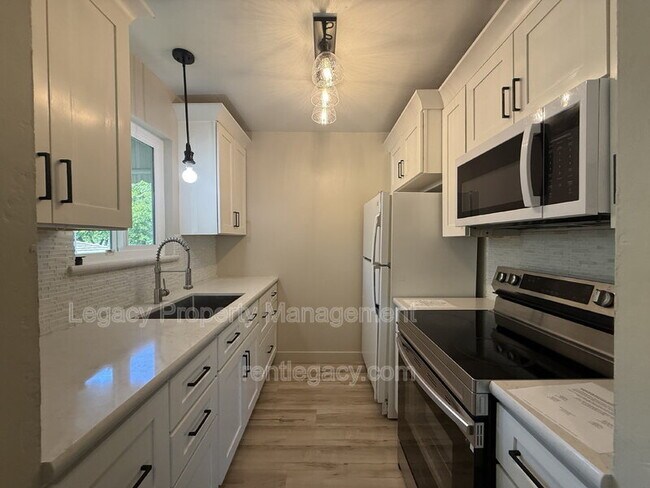 Building Photo - 5174 Connecticut Dr