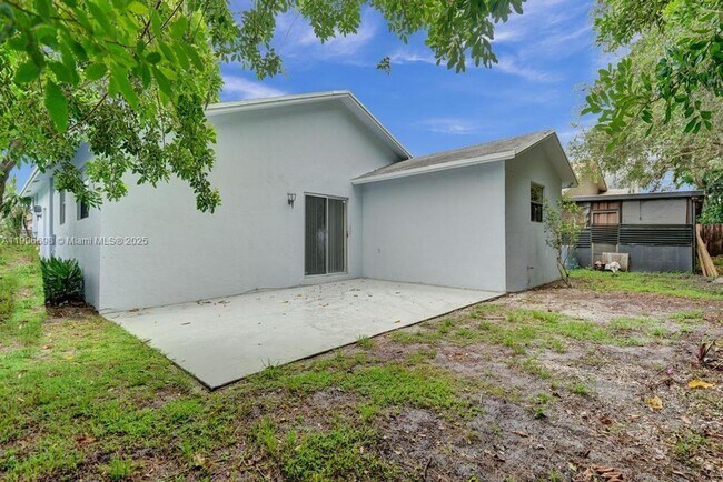 Building Photo - 2444 Raleigh St