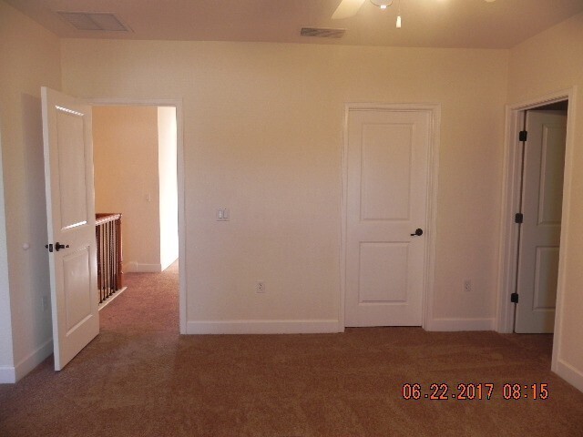 Building Photo - Townhome in La Fortuna, Kissimmee