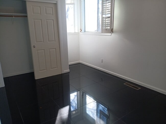 Building Photo - 3 Bedroom, 2.5 Bathroom Home! Schedule a Showing Soon!