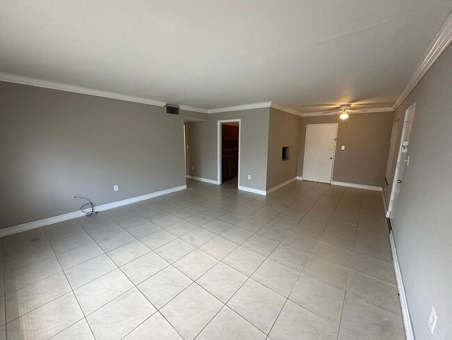 Building Photo - 1830 Maravilla Ave