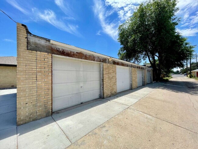 Building Photo - Charming 2 Bed 1 Bath in Park Hill!