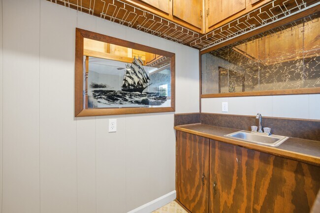 Building Photo - 1210 Pansy St