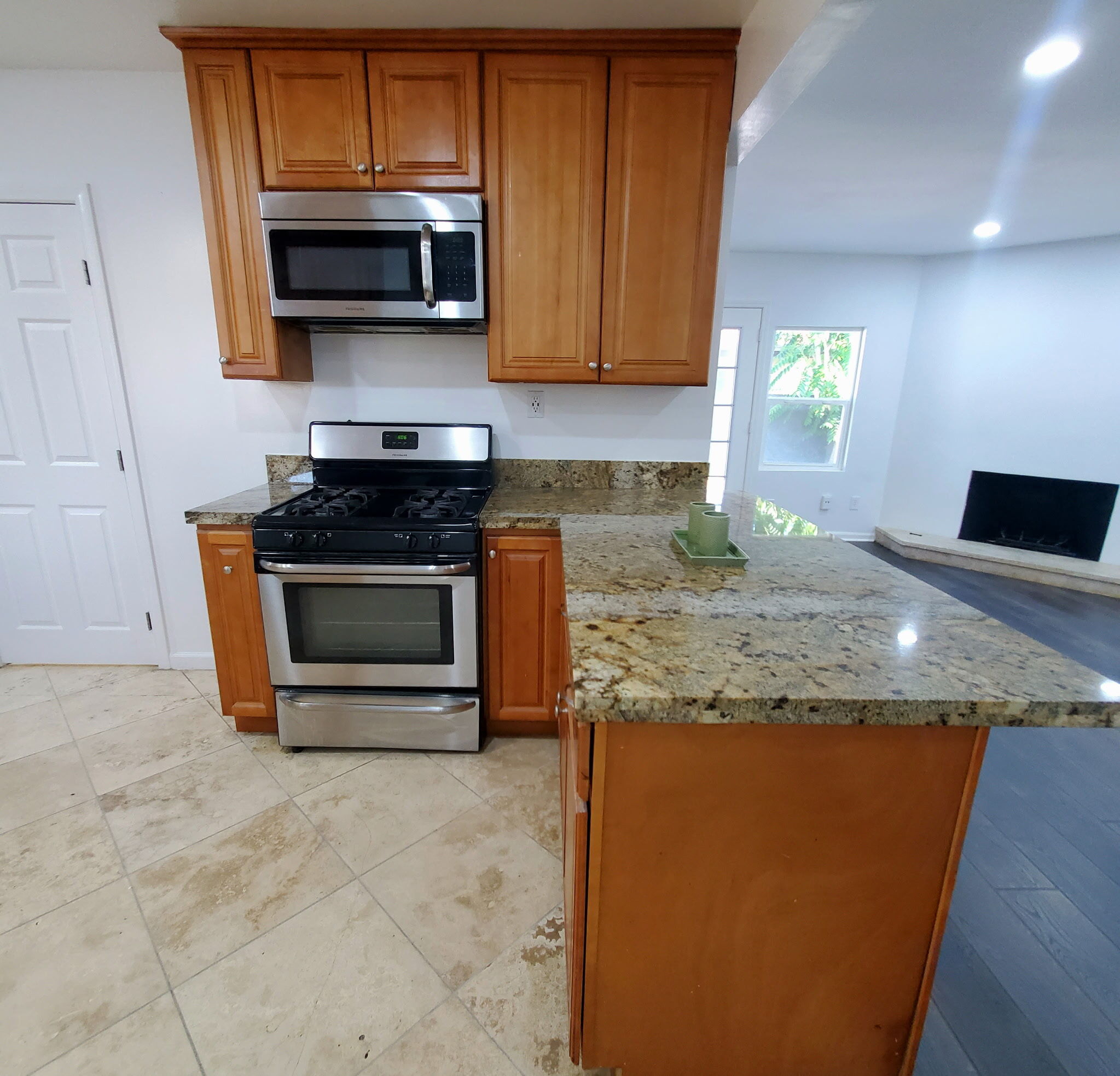 Building Photo - 7121 Jumilla Ave