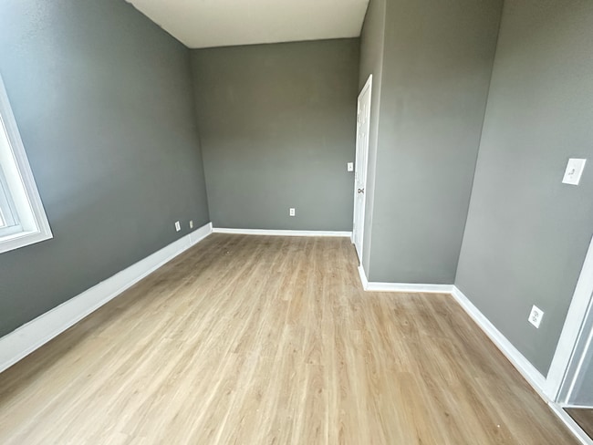 Building Photo - 12 Dawson St