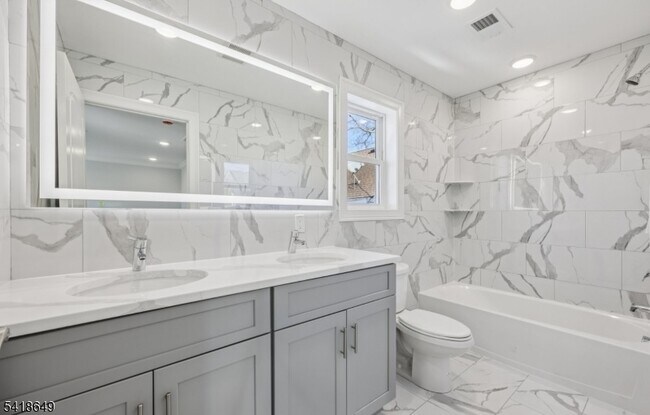 Building Photo - 139 N 15th St