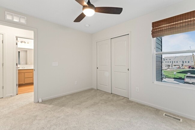 Building Photo - Luxury Townhome, Fishers Schools, Minutes from Shopping, Restaurants, and City Parks!